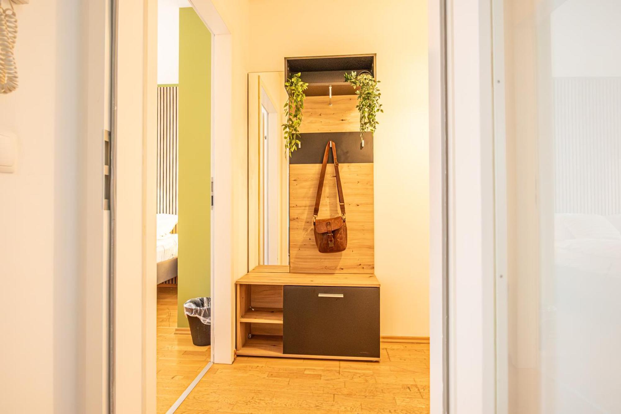 Charming 1Br, Steps From Reumannplatz U1 Apartment Wina Bagian luar foto