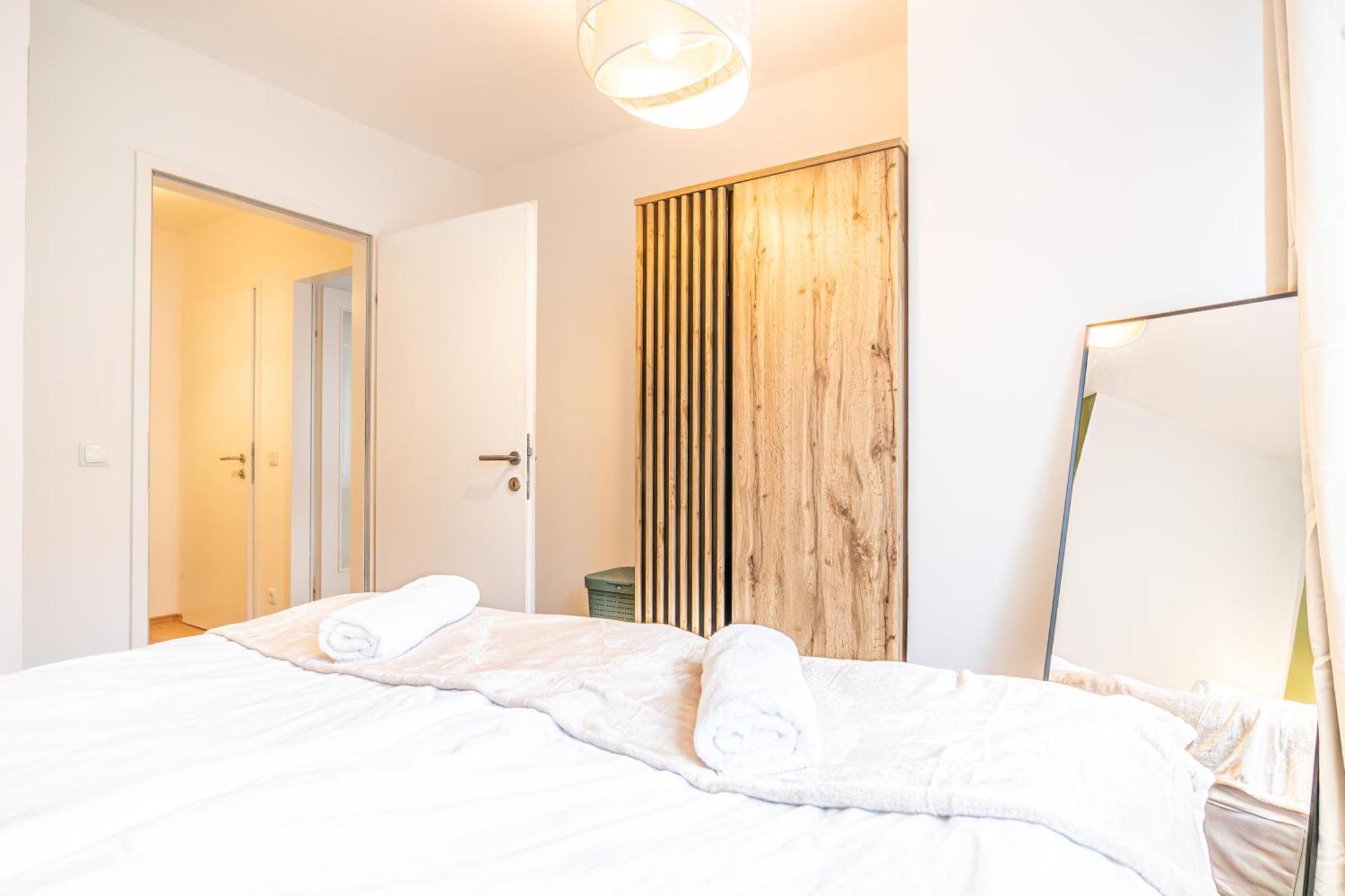 Charming 1Br, Steps From Reumannplatz U1 Apartment Wina Bagian luar foto