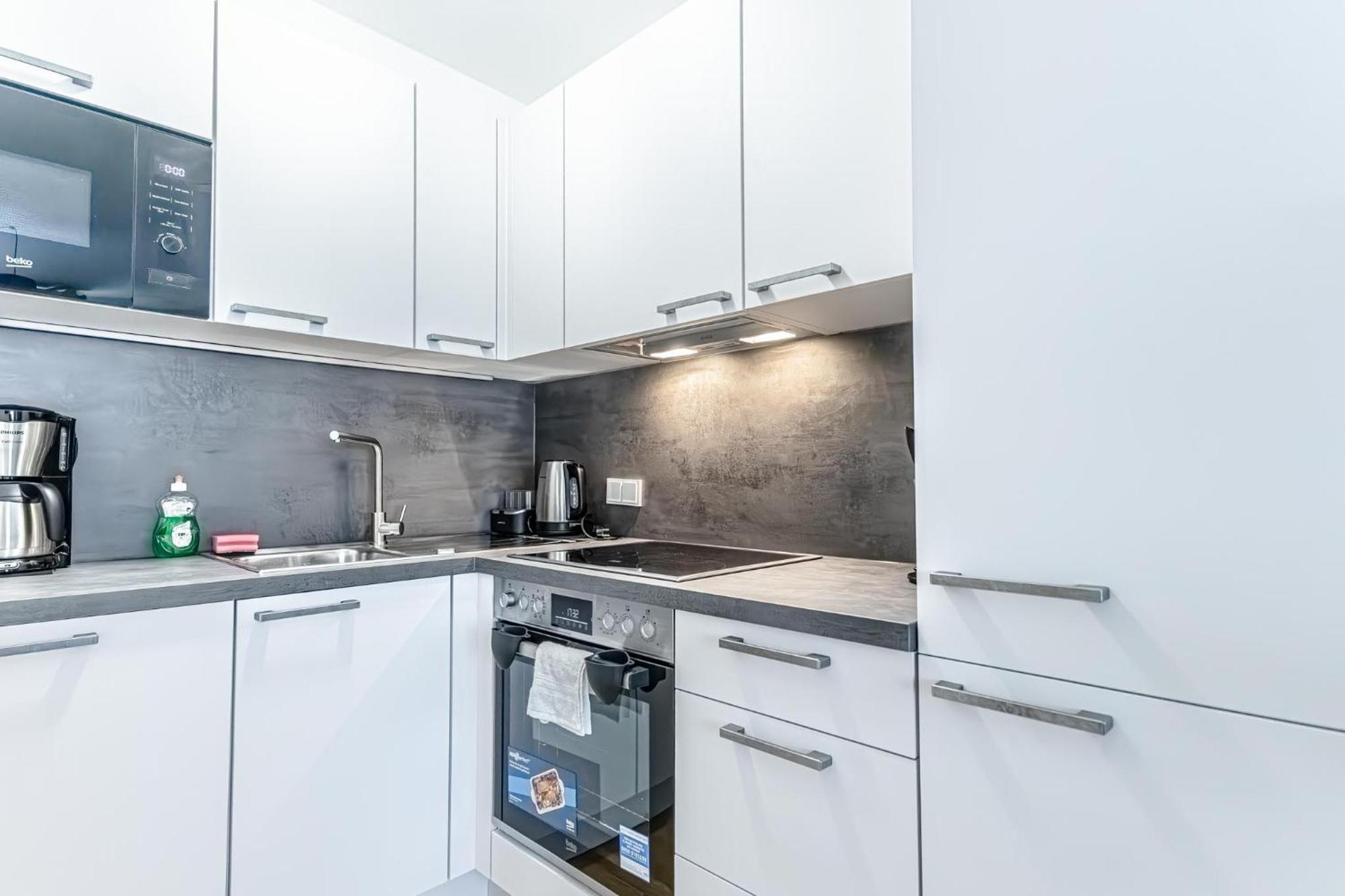 Charming 1Br, Steps From Reumannplatz U1 Apartment Wina Bagian luar foto