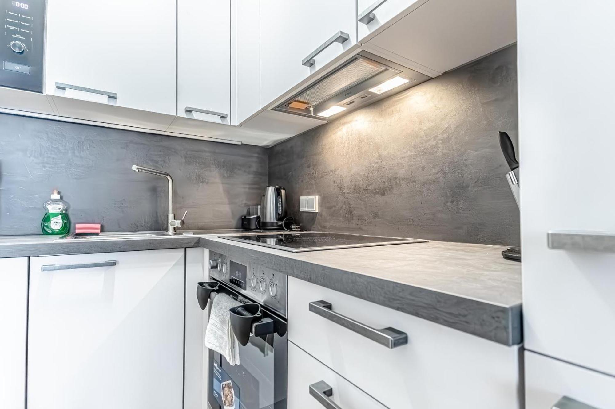 Charming 1Br, Steps From Reumannplatz U1 Apartment Wina Bagian luar foto