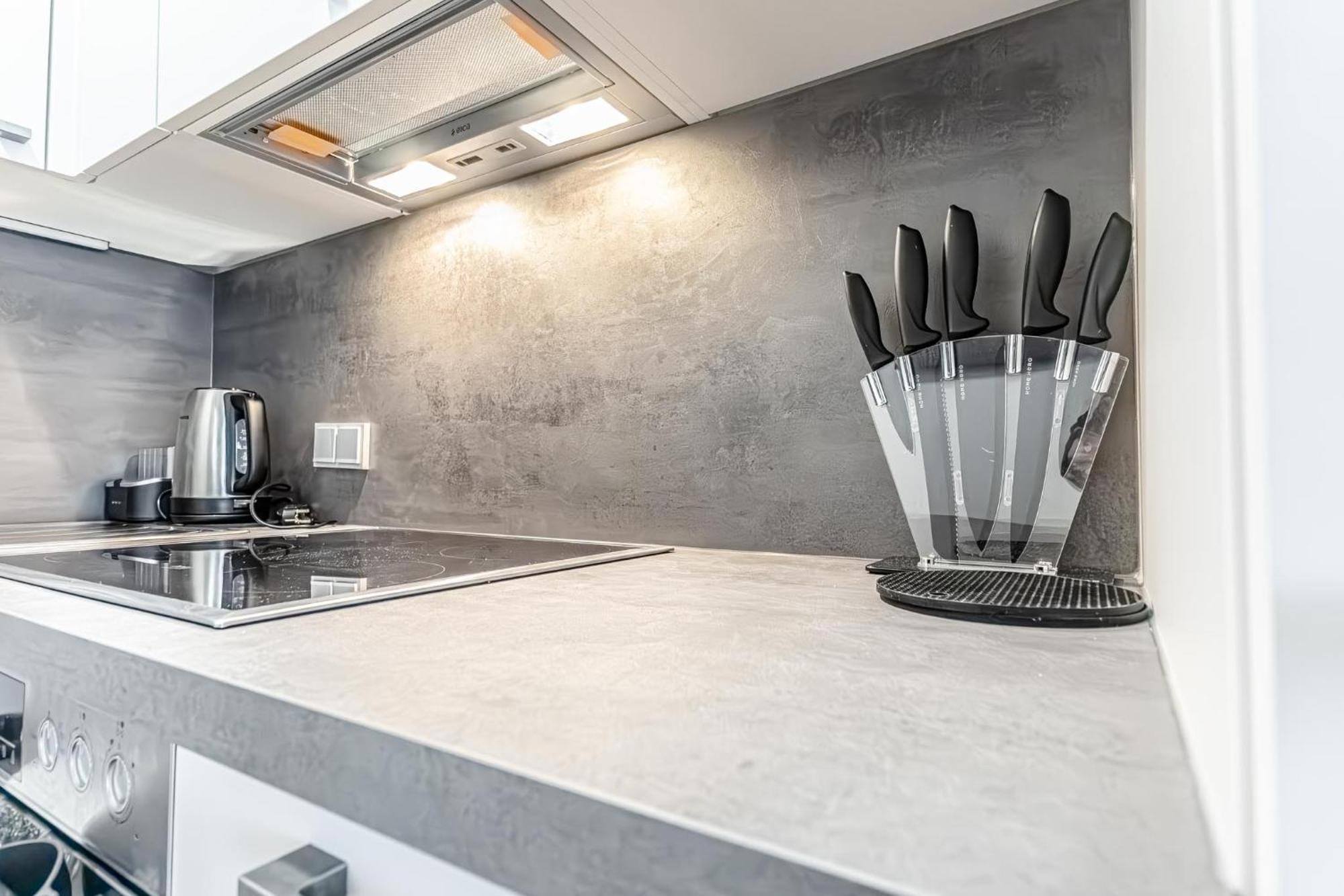 Charming 1Br, Steps From Reumannplatz U1 Apartment Wina Bagian luar foto
