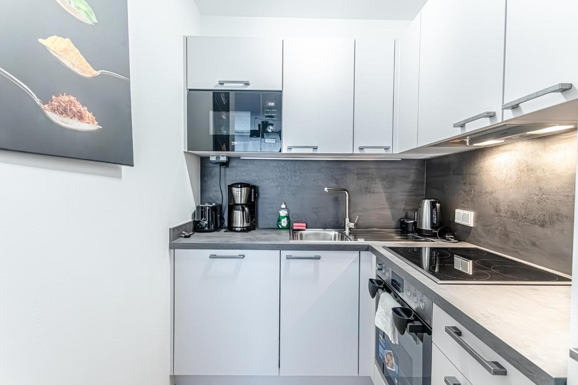Charming 1Br, Steps From Reumannplatz U1 Apartment Wina Bagian luar foto